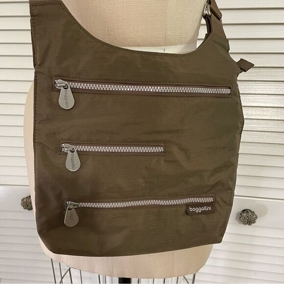 Baggallini Crossbody Multi Zipper Brown Bag 
W/Adjustable Strap NWOT! - Picture 2 of 13